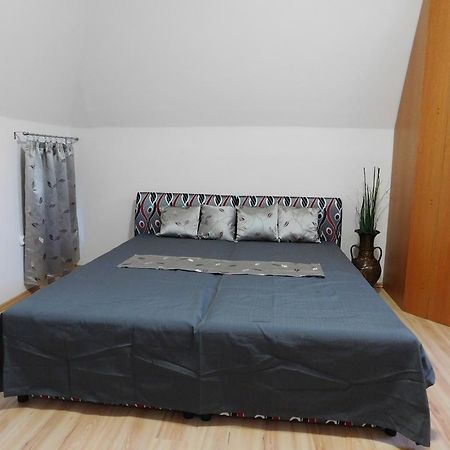 Tulipan Apartman Balatonalmádi エクステリア 写真