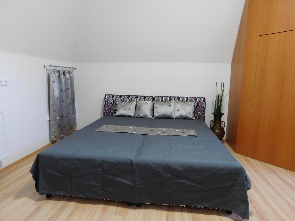 Tulipan Apartman Balatonalmádi エクステリア 写真
