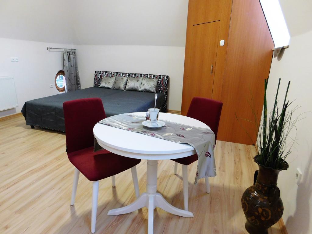Tulipan Apartman Balatonalmádi エクステリア 写真