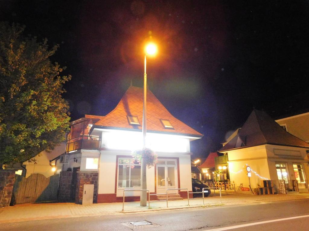 Tulipan Apartman Balatonalmádi エクステリア 写真